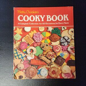 Betty Crocker's Cooky Book Cookbook 14th Printing 1973 Vintage Hardcover Book